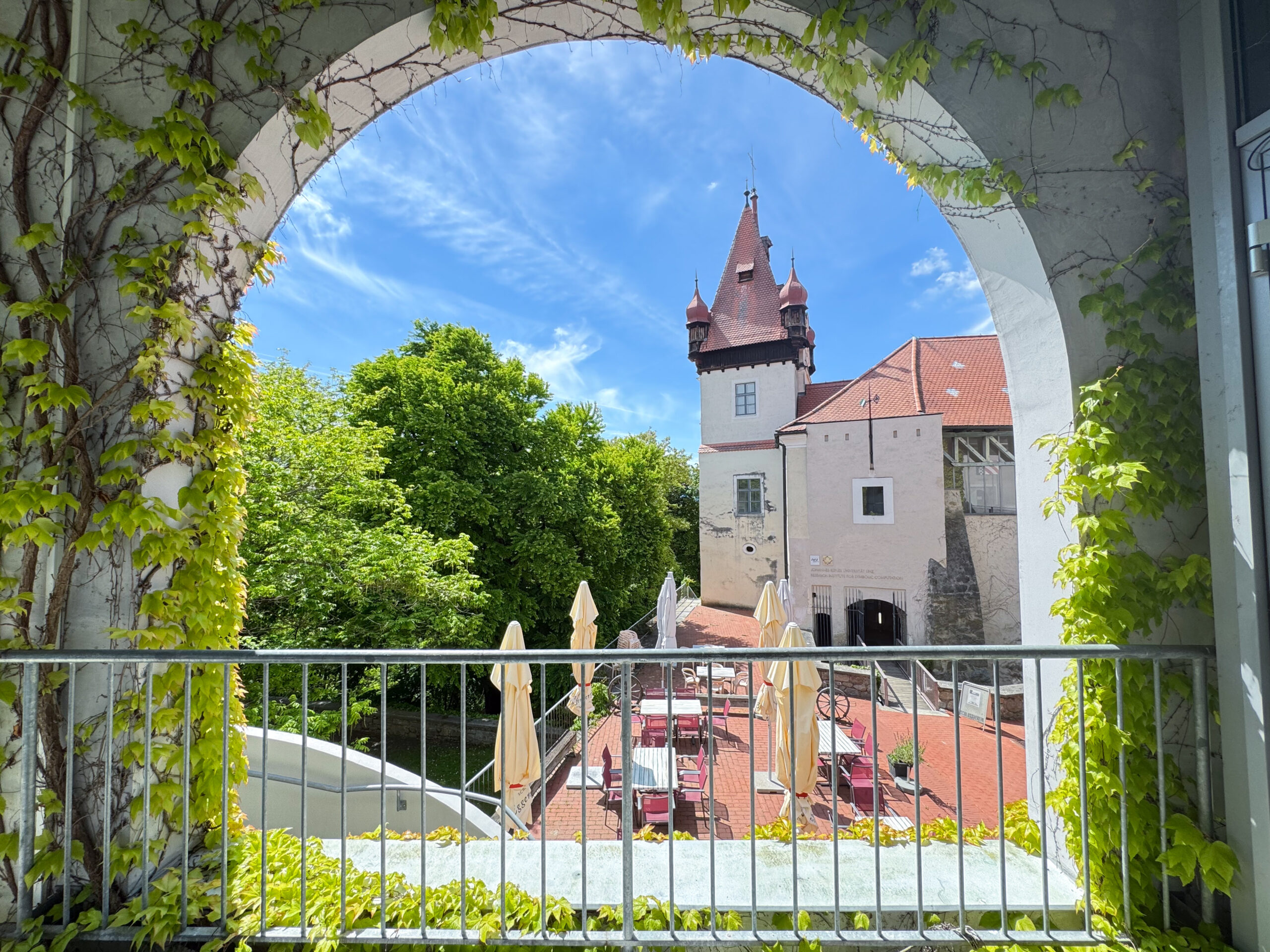 Schloss_12-scaled.jpg